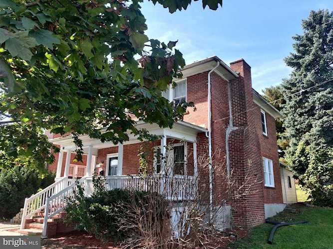 831 Winchester Ave Martinsburg, WV 25401