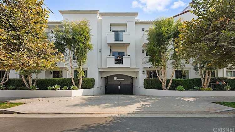 10648 Woodbridge St #306 Toluca Lake, CA 91602