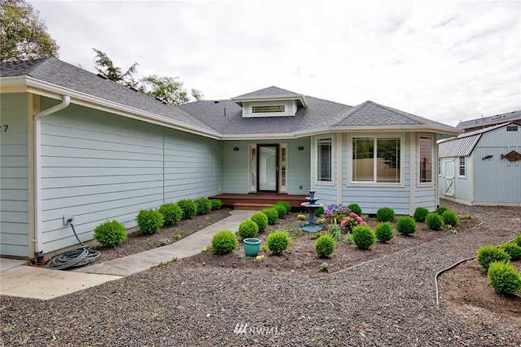 427 Lake View Loop NE Ocean Shores, WA 98569