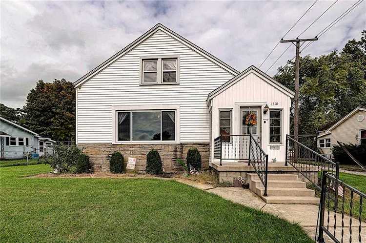 1310 N C St Elwood, IN 46036