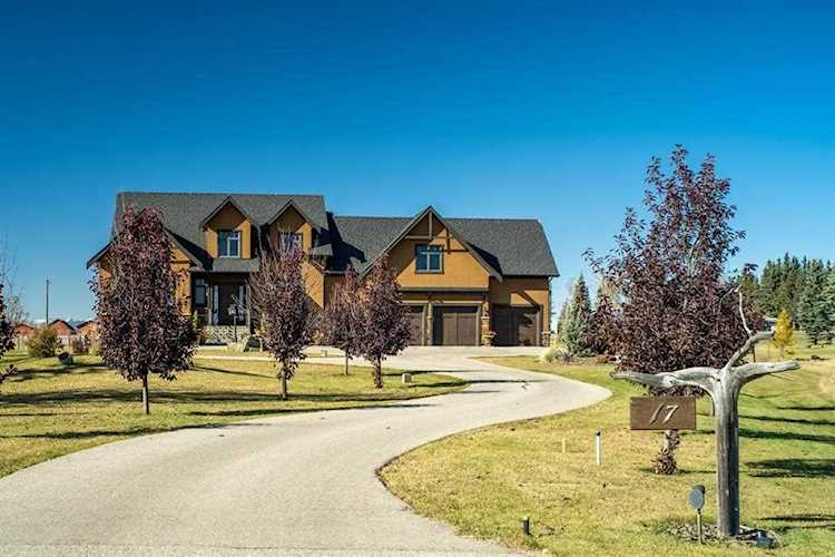 17 Grandview Grove Rural Rocky View County, AB T3Z 0A7