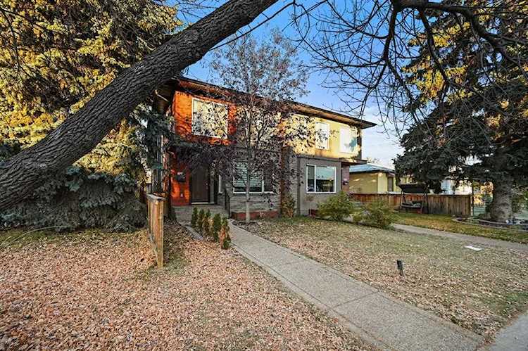 3011 27 St SW Calgary, AB T3E 2G6