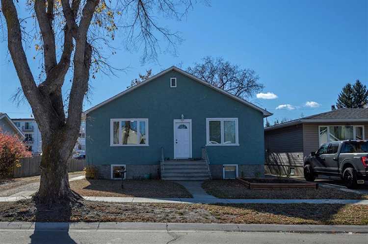 5707 51 Ave Stettler, AB T0C 2L2