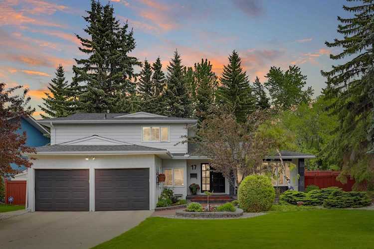 17 Marlboro Road Edmonton, AB T6J 2C7