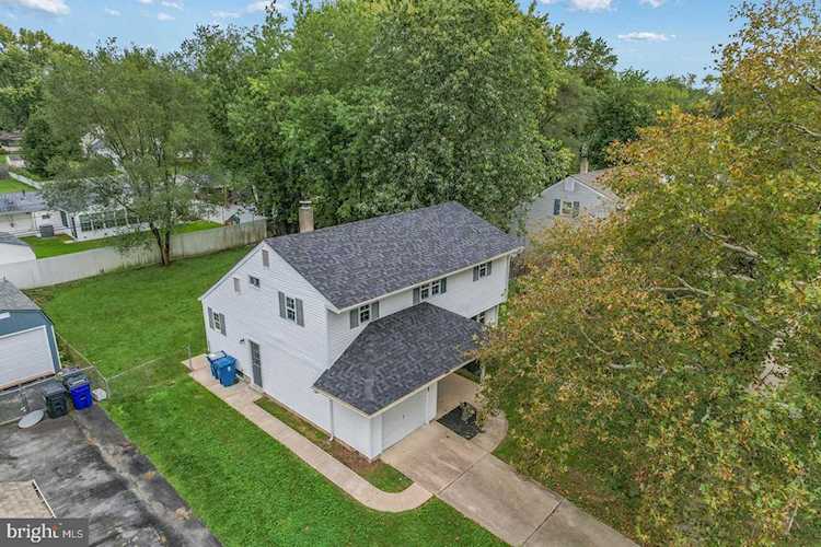 12 Mccord Dr Newark, DE 19713