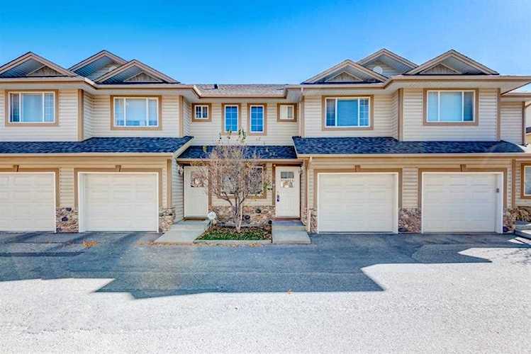 24 Citadel Pointe NW Calgary, AB T3G 5L2