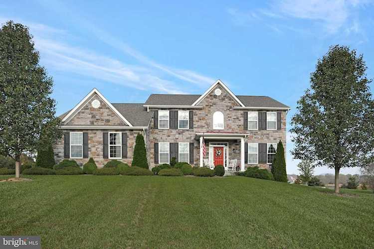 80 Varick Trl Hedgesville, WV 25427