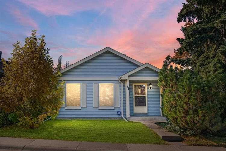 164 Scenic Glen Crescent NW Calgary, AB T3L 1J6