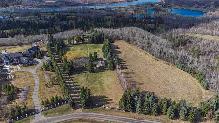 Address Withheld Edmonton, AB T6W 1A5