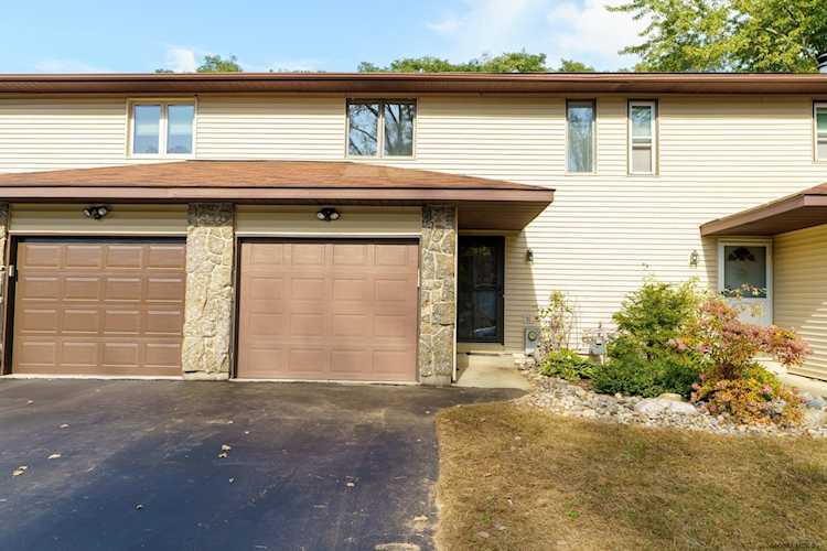39 Velina Dr Guilderland, NY 12203