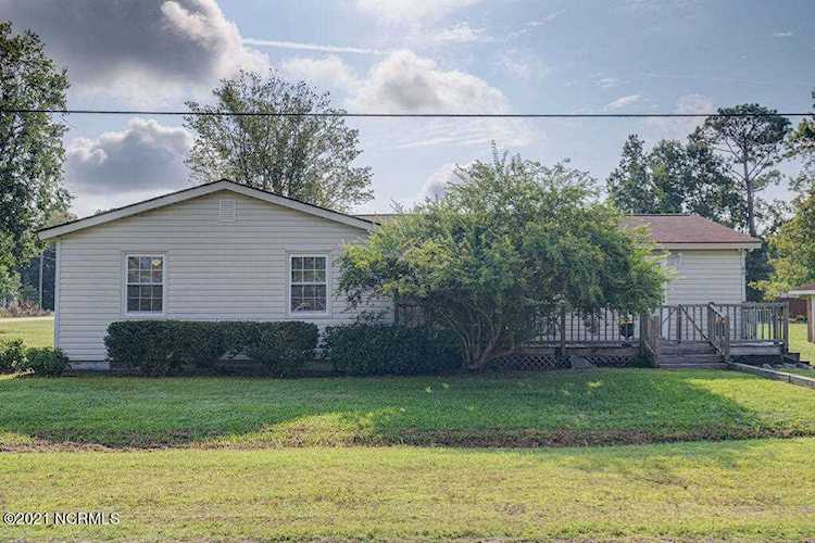 60 2nd Street Hampstead, NC 28443