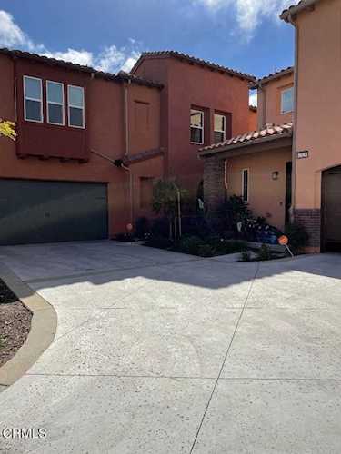 2327 Nicklaus St Oxnard, CA 93036