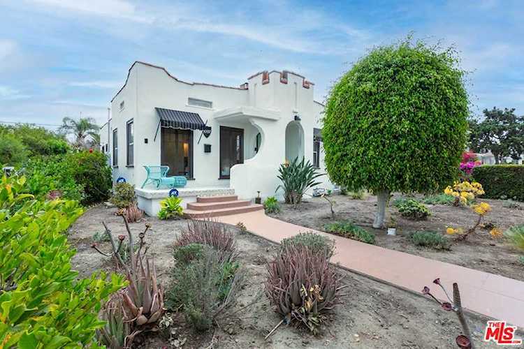 1097 S Plymouth Blvd Los Angeles, CA 90019