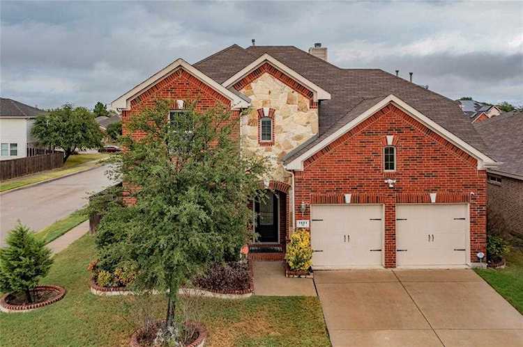 1801 Nightingale Drive Aubrey, TX 76227