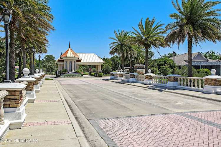 11 Old Oak Dr Palm Coast, FL 32137