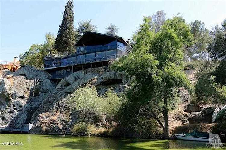 28805 Lake Shore Dr Agoura Hills, CA 91301