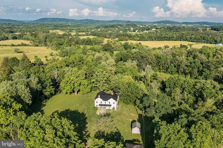 12980 Everhart Rd Lovettsville, VA 20180 | MLS® VALO2010294 Photo 1