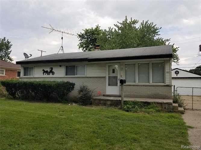 1051 Studebaker Ave Ypsilanti Twp, MI 48198 | MLS 2210087698 Photo 1