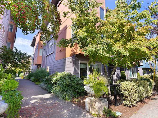 8003 N Leavitt Ave Portland, OR 97203