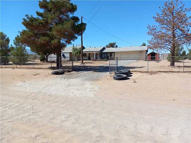 12020 W Anaconda Ave Victorville, CA 92392 | MLS IV21227803 Photo 1