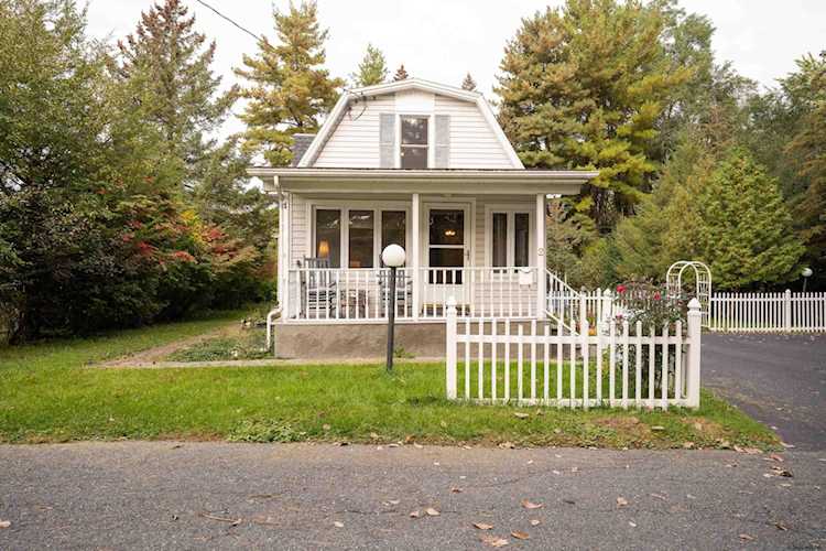 2 Clinton St Rensselaer, NY 121443602