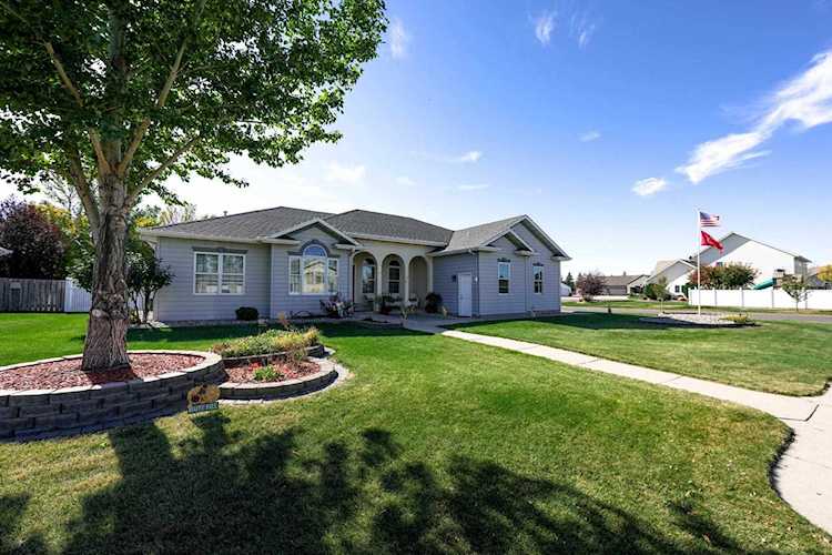 900 SE 13th Ave Minot, ND 58701