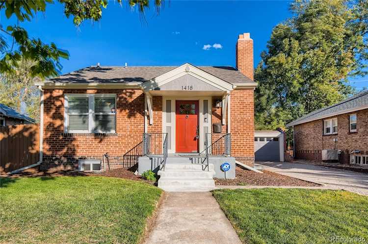 1418 Roslyn St Denver, CO 80220