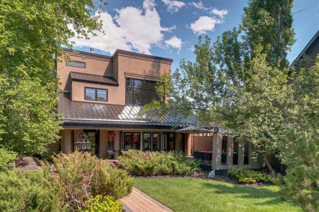 3016 SW 7 St Calgary, AB T2T 2X5