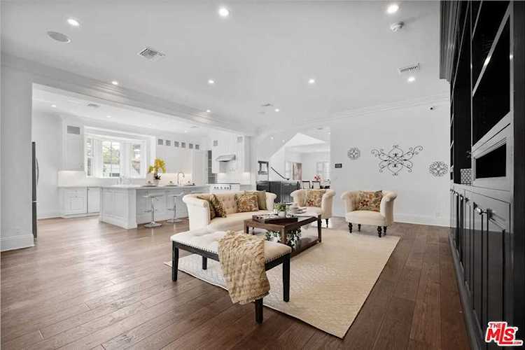 1374 Warner Ave Los Angeles, CA 90024