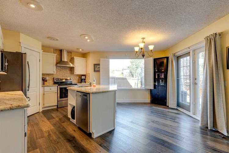 241 Sundown Way SE Calgary, AB T2X 2N5