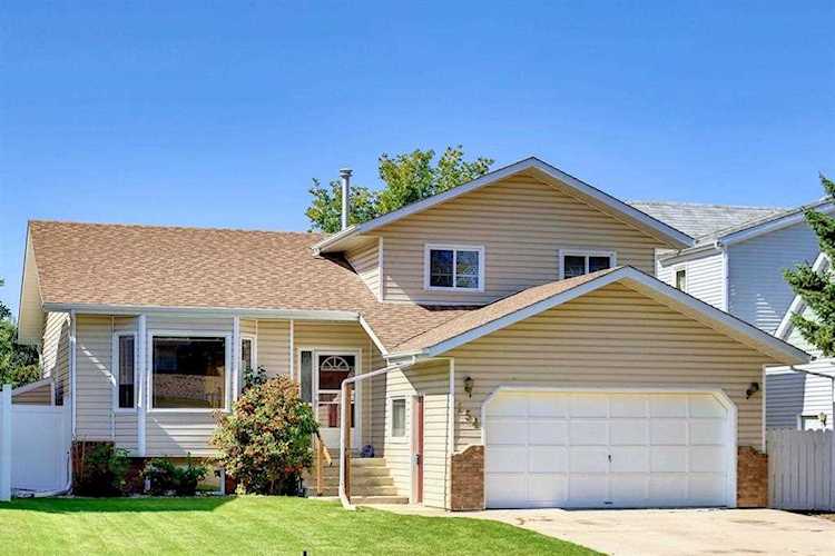 154 Douglas Ave Red Deer, AB T4R 2G5