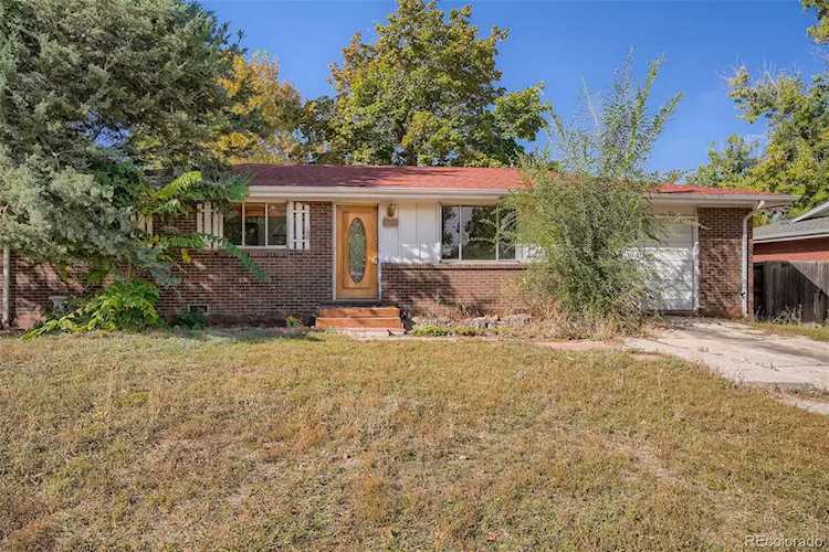 2405 Lee St Lakewood, CO 80215