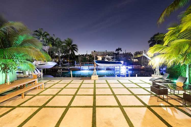 7990 W Hawthorne Ave Miami Beach, FL 33141