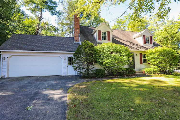 7 Morgan Dr Hooksett, NH 03106 | MLS 4881657 Photo 1