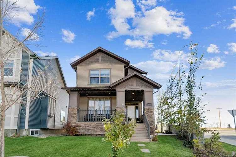 257 Sage Valley Rd NW Calgary, AB T3R 0L2