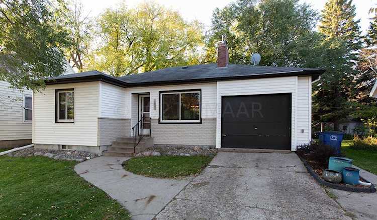 1809 S 4th Ave Moorhead, MN 56560