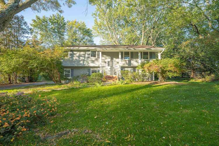 5 Biscayne Dr Latham, NY 12110