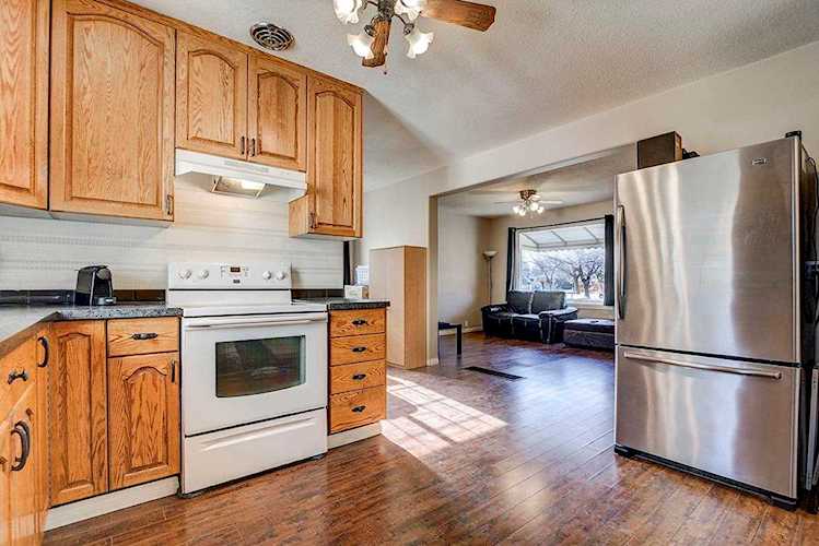 12809 67 Street Edmonton, AB T5C 0C2