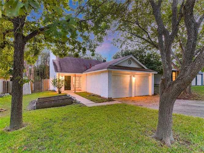 905 Kavanagh DR Austin, TX 78748