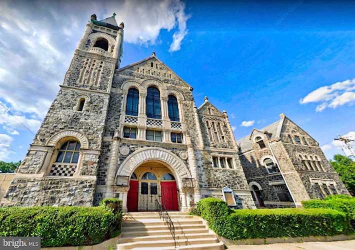 2017 W Diamond St Philadelphia, PA 19121