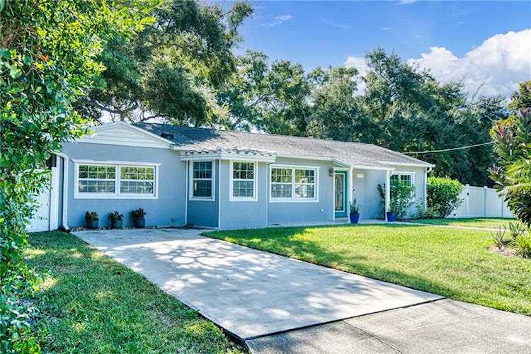 6226 S Kelly Rd Tampa, FL 33611