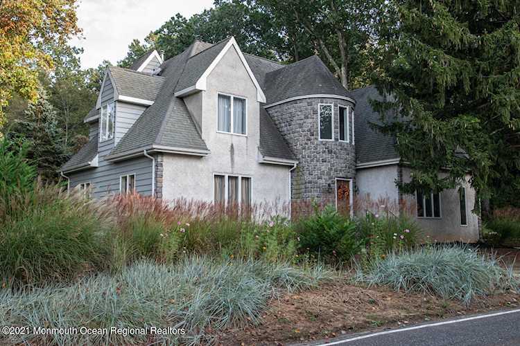 41 Silvers Rd Freehold, NJ 07728