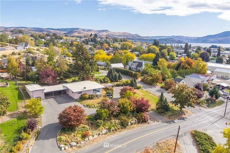 210 Totem Pole Rd Manson, WA 98831