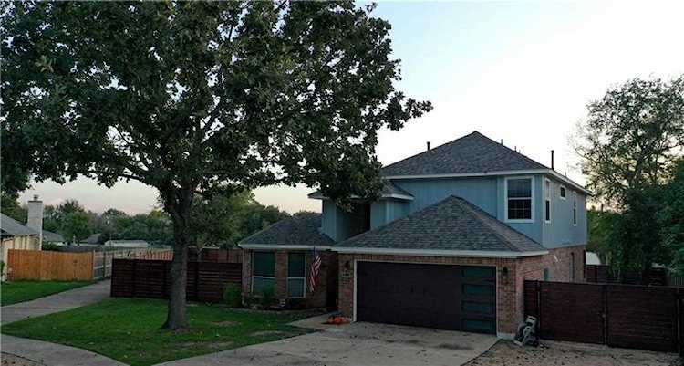 901 Parkcrest CT Pflugerville, TX 78660