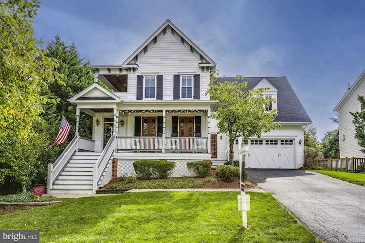 305 Talahi Rd Vienna, VA 22180