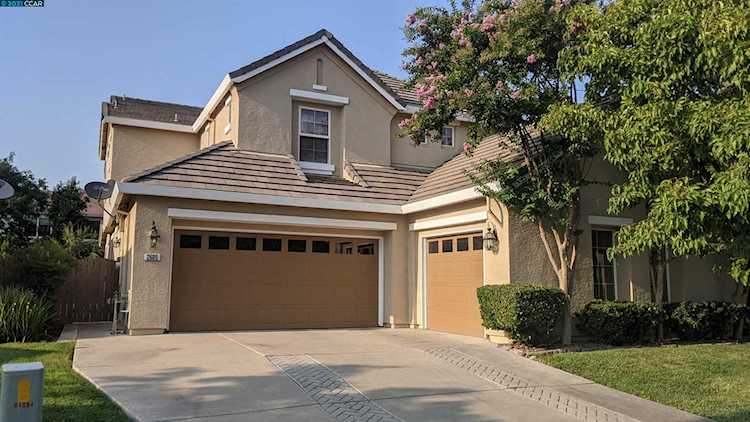 2605 E Windrim Ct Elk Grove, CA 95758
