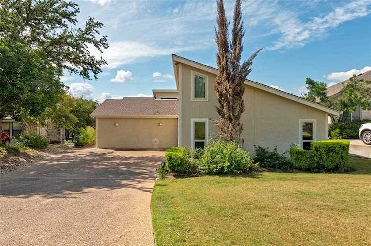 305 Hazeltine DR Lakeway, TX 78734