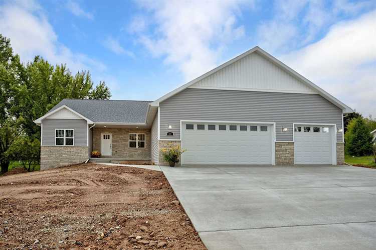 217 Brookwood Dr Hortonville, WI 54942