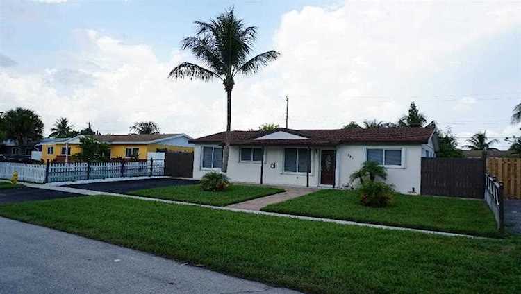 361 NW 42nd St Deerfield Beach, FL 33064