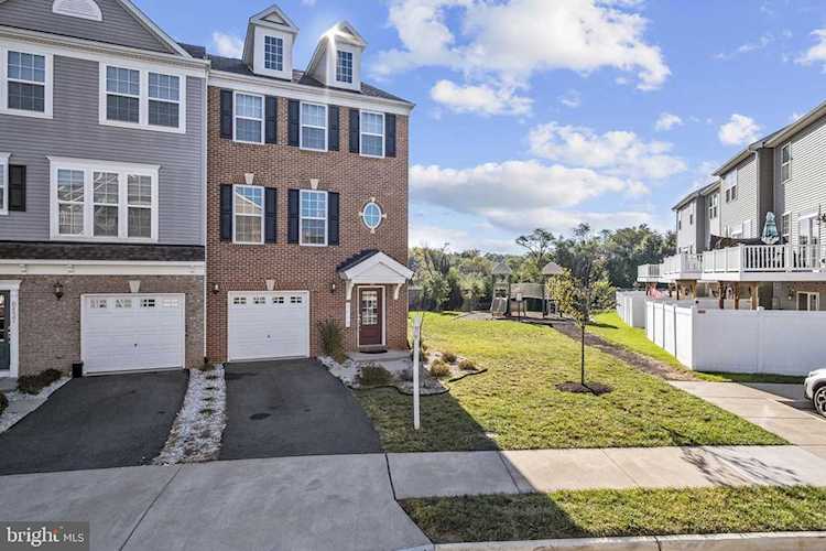 8439 Girvan Ct, Manassas, VA 20109 MLS #VAPW2009838 - Heritage Crossing Photo 1